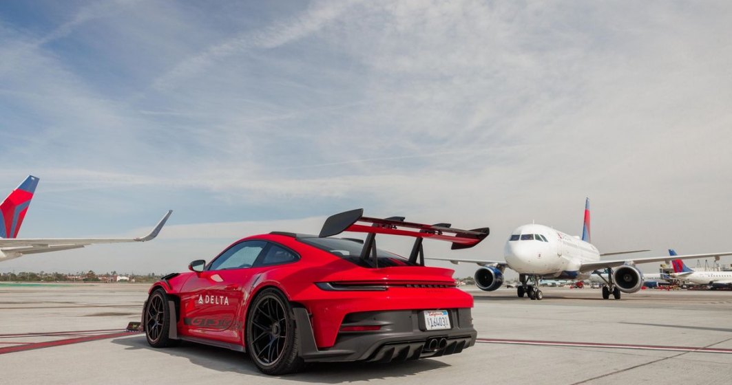 O companie aeriană folosește un Porsche 911 GT3 RS să-și transporte pasagerii grăbiți
