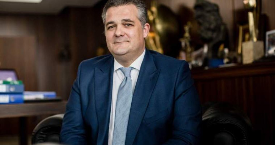 Ioannis Papalekas imprumuta 150 mil. euro de la fondul de pensii al Canadei si 30 mil. euro de la Cairn Capital