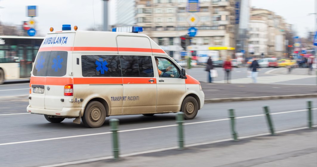 Arafat: Un autobuz din București a fost transformat în ambulanță și va putea transporta 10 pacienți cu COVID