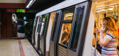UPDATE: Accident la metrou - Piața Unirii: un călător a căzut pe șine