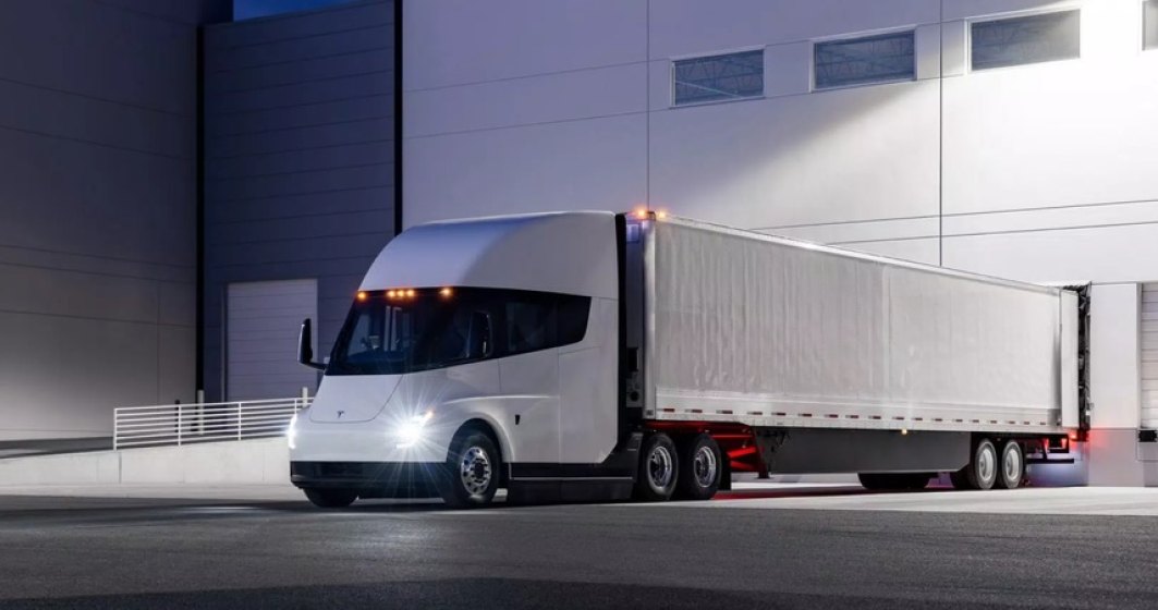 Primele camioane Tesla vor ajunge la clienți în cadrul unui eveniment special de 1 decembrie