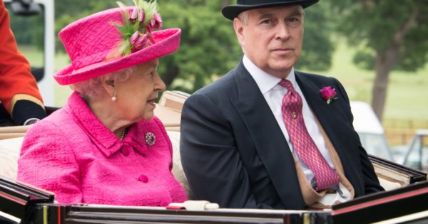 Cu ce bucate se delectează regina și membrii familiei regale britanice de...