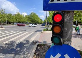 Bucureștiul are 8 intersecțtii „inteligente” noi. Unde se află semafoarele de...