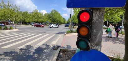 Bucureștiul are 8 intersecții „inteligente” noi. Unde se află semafoarele de...