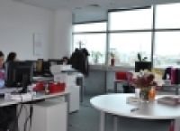 Poza 2 pentru galeria foto Acasa la cea mai mare companie de recrutare: cum arata birourile colorate ale Adecco