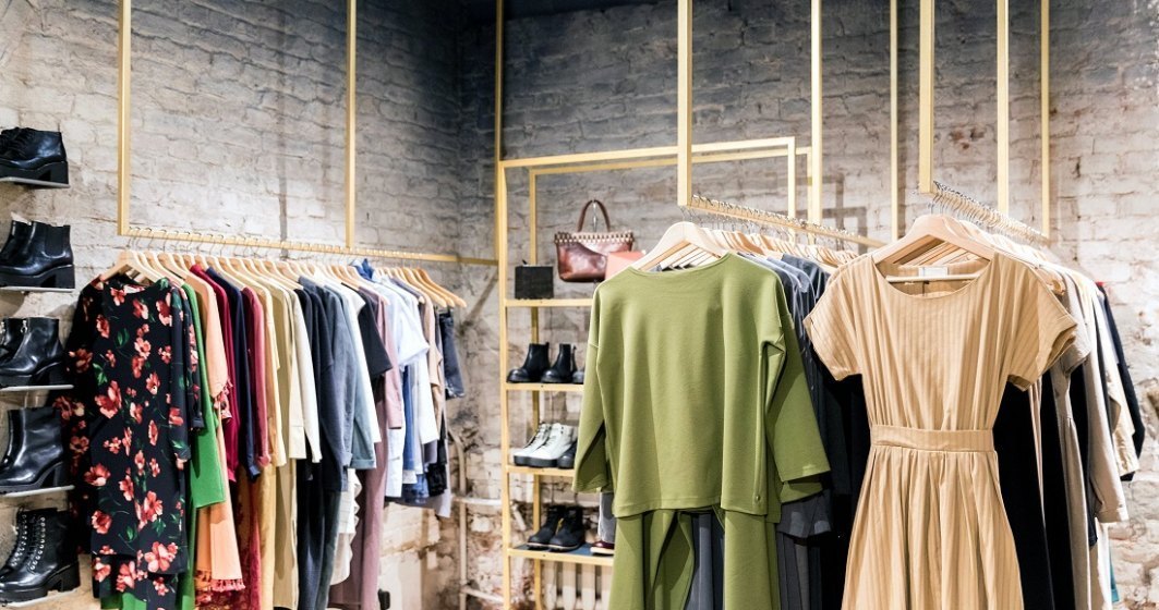 Brandul de fashion Stefanel deschide toate magazinele din mall-uri. Ce vor proba clienții hainele