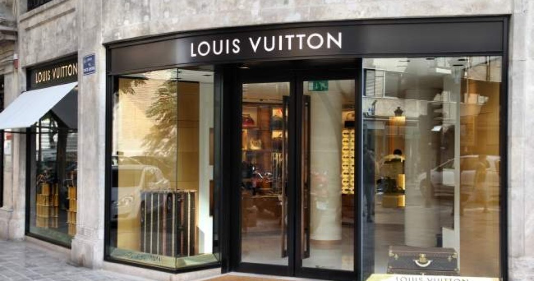 Louis Vuitton fabrica pantofi de lux in Romania pe care ii vinde ca fiind "Made in Italy"