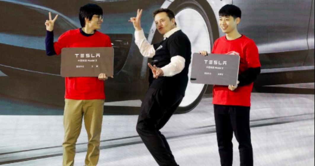 Elon Musk a dansat pe scena in noua fabrica Tesla din China