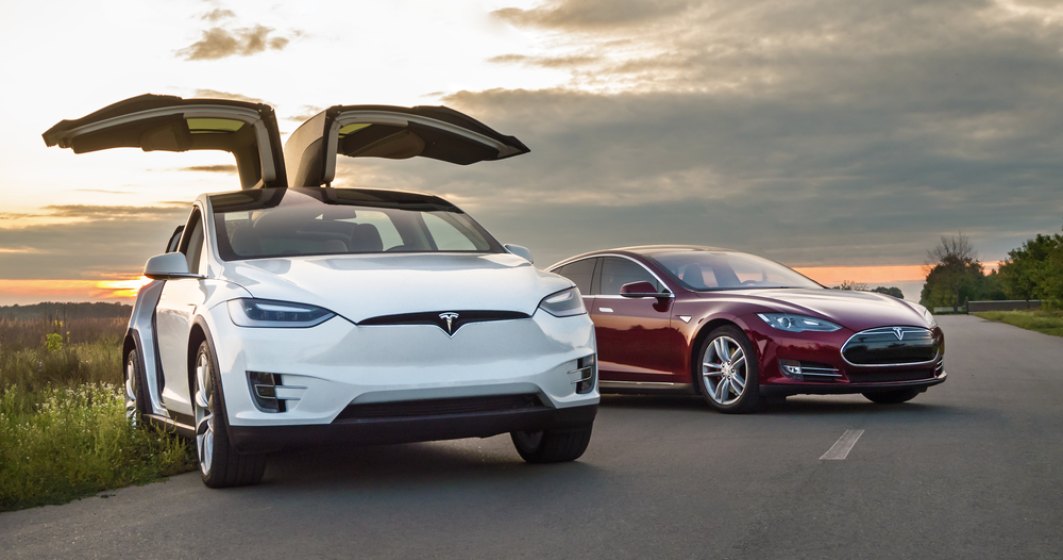 Tesla face profit pe spatele marilor rivali. Cum se îmbogățeşte compania lui Elon Musk