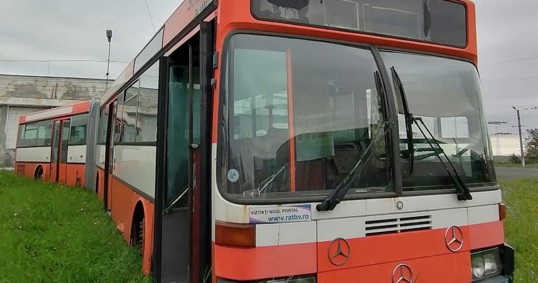 FOTO | Un autobuz scos din circulație se transformă într-un spațiu educațional pentru copii