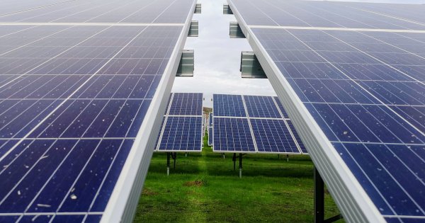 Companiile din regenerabile acuză statul că pune piedici investițiilor în...