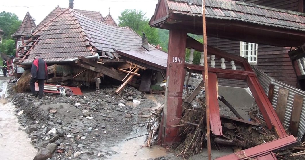FOTO | Efectele inundațiilor în România: case distruse și drumuri blocate