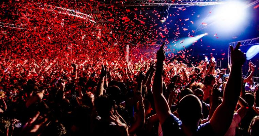 Un incendiu provocat de efecte pirotehnice a dus la anularea festivalului Tomorrowland din Barcelona