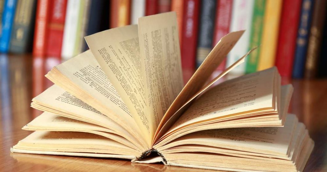 Guvernul cumpara 1.200 de dictionare si gramatici de baza ale limbii romane