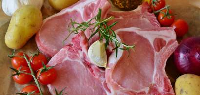 Carnea de porc va fi mai scumpa cu 15-20% de Sarbatori, din cauza deficitului...