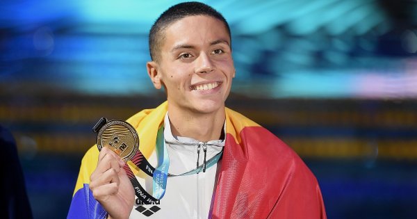 David Popovici și-a donat medalia de aur copiilor bolnavi de cancer
