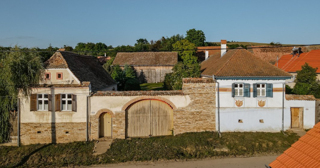 Ansamblu case tradiționale, scos la vânzare lângă Viscri, satul în care are case regele Charles, la prețul de 495.000