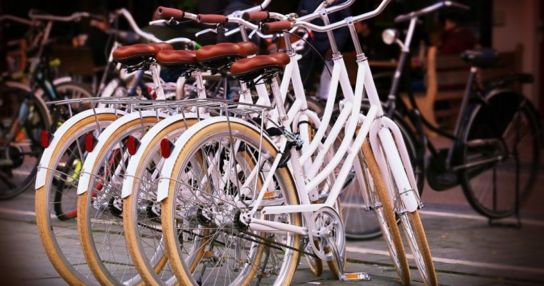 Cladirile publice, pietele, autogarile ar putea fi dotate cu structuri pentru parcarea bicicletelor