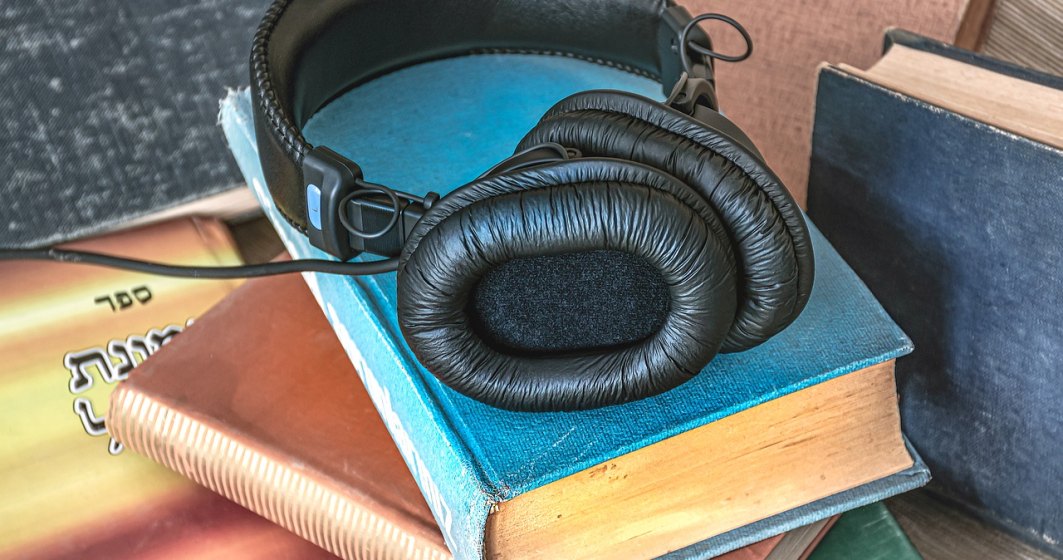 Voxa.ro: Audiobook-urile au fost de 12 ori mai căutate decât e-book-urile, în luna martie
