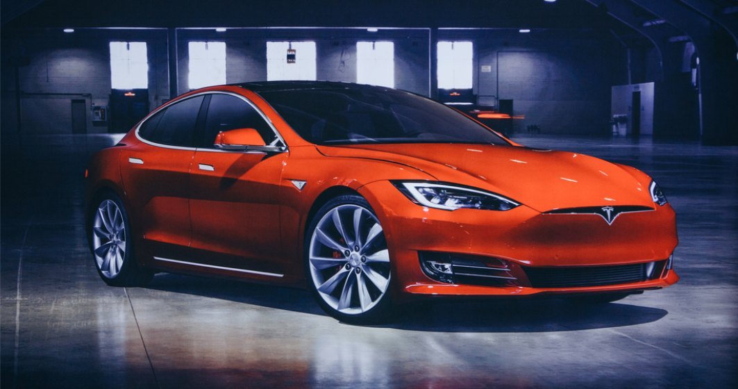 Tesla taie din nou preţurile pentru automobilele sale pentru a stimula cererea