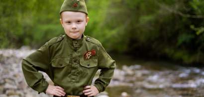 Parlamentul Rusiei vrea ca elevii să urmeze cursuri de pregătire militară de...