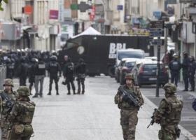 Poliția a arestat aproape 1.000 de persoane în Franța în a patra noapte de...