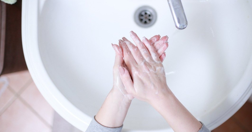 Două din cinci școli din lume nu au spații destinate spălării mâinilor cu apă și săpun