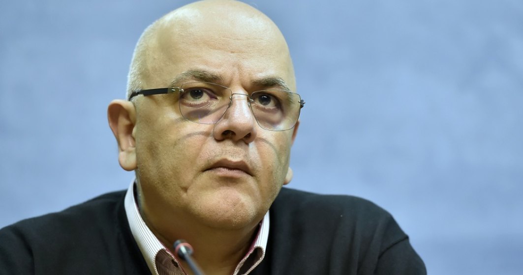 Raed Arafat îi răspunde Andreeei Moldovan: Grupul tehnico-științific nu ia decizii de la sine și le execută, ci le propune CNSU spre aprobare
