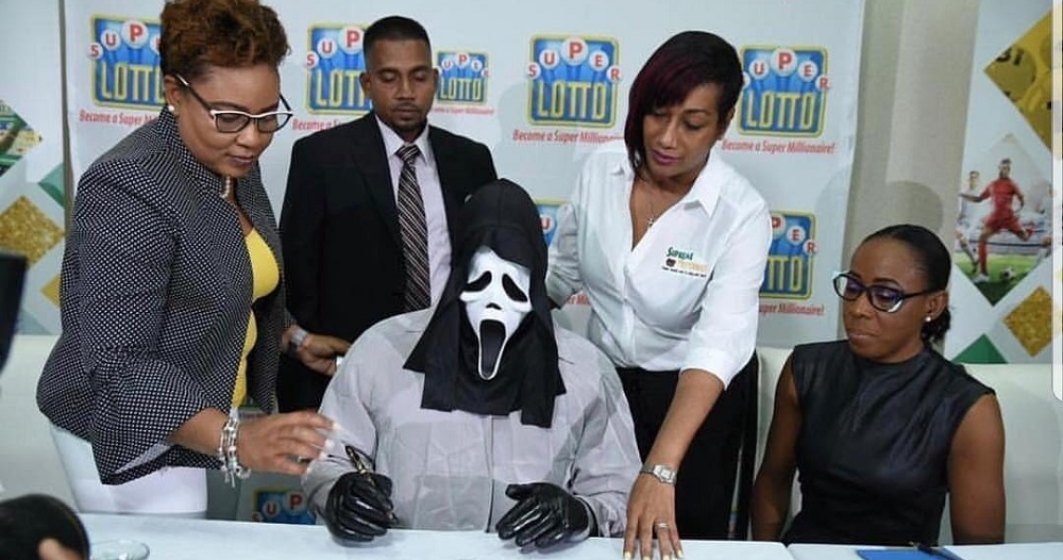 Acesta este castigatorul loteriei din Jamaica dupa ce a incasat 1 mil. euro