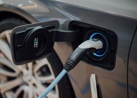 Mai puțin de o treime dintre companiile românești folosesc mașini electrice....