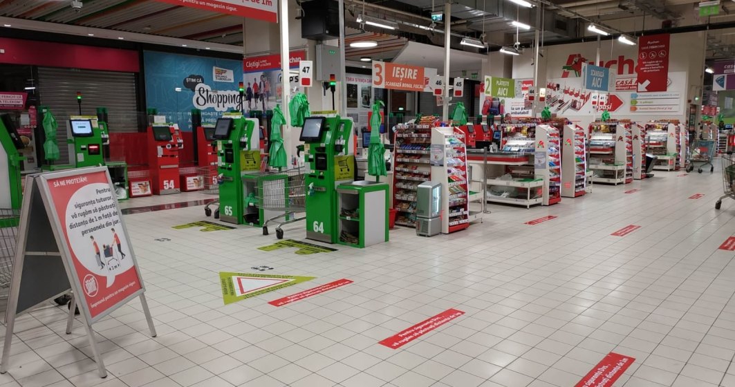 Coronavirus | Magazinele Auchan trec pe un program de funcționare zilnică 8.00-21.00 și suspendă transportul gratuit maxi-taxi pentru clienți pe toate rutele