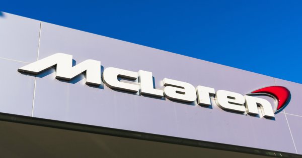 McLaren ar pregăti un sedan electric care să se ia la trântă cu Porsche Taycan