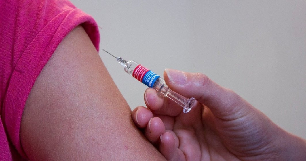 Un nou vaccin pentru România: Vaccinul AstraZeneca a fost aprobat de Uniunea Europeană