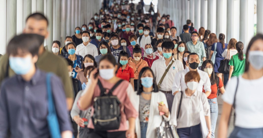 OMS: Pandemia s-ar putea agrava în lunile de iarnă. Tinerii trebuie să găsească soluții pentru o socializare în siguranță