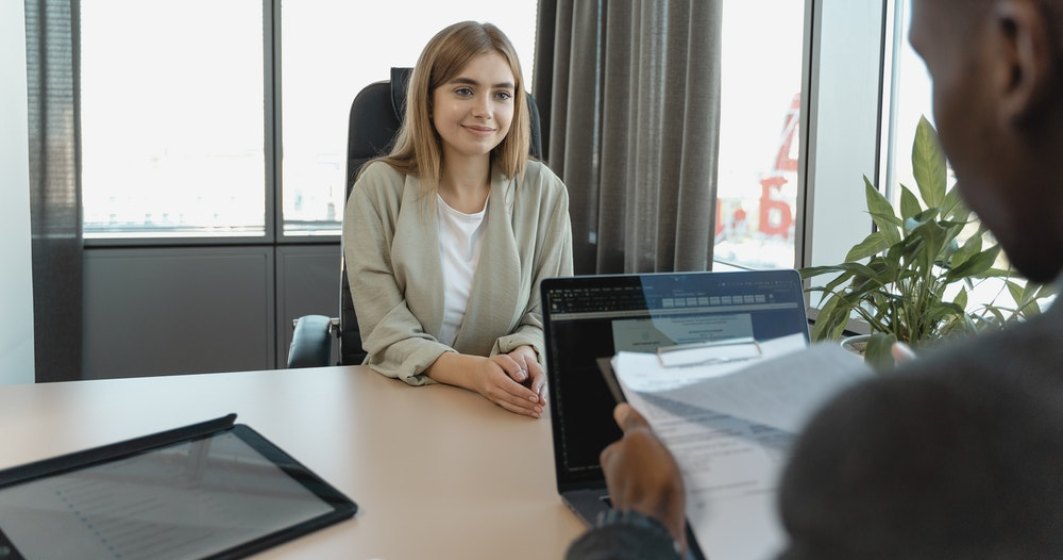 Top 5 abilități pe care un recrutor le caută la un interviu de angajare, în 2021