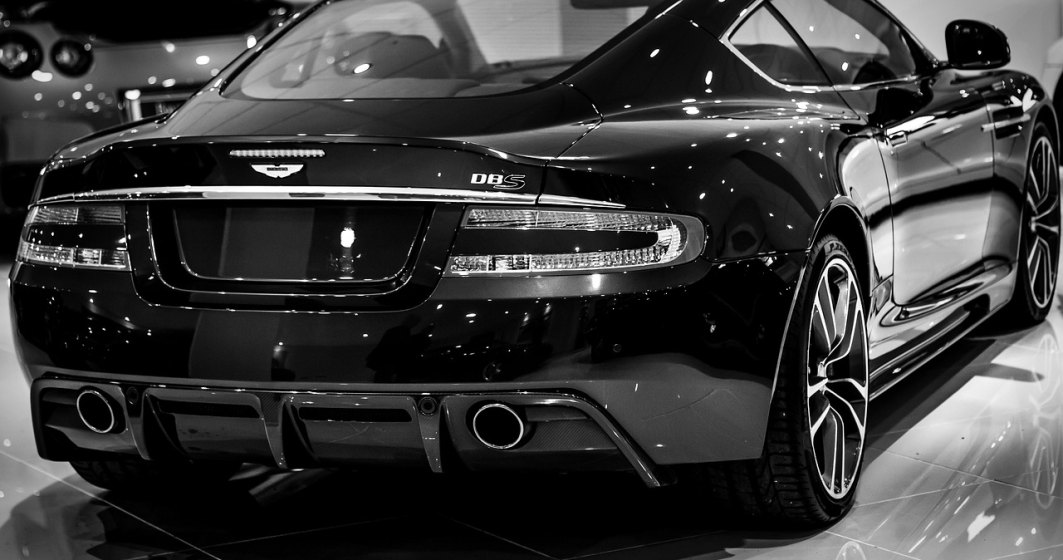 Producătorul britanic de maşini de lux Aston Martin îl numește director general pe fostul şef al Bentley, Adrian Hallmark