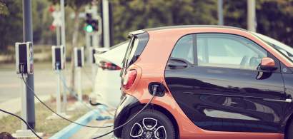 Vânzările mașinilor electrice le-au depășit pe cele ale modelelor diesel, în...