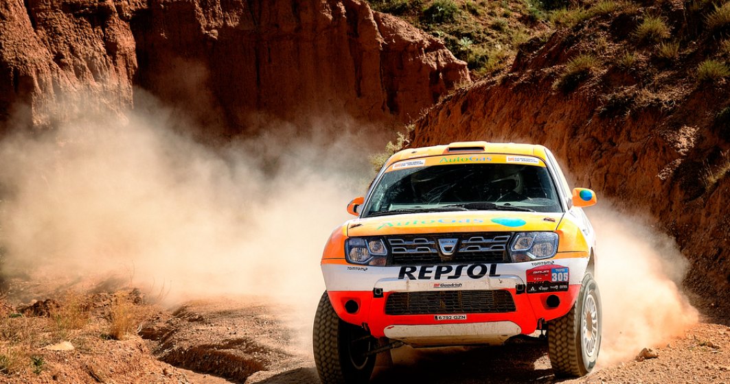 Dacia va debuta în Raliul Dakar din 2025 cu un prototip cu combustibil sintetic