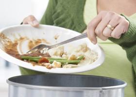 Risipa alimentară de Sărbători: Cum să nu mai aruncăm banii „la gunoi” de...