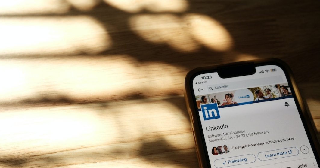Opinie controversată a unui fost recrutor Google: Dacă îți pui eticheta „deschis pentru lucru” pe LinkedIn, ai putea părea disperat