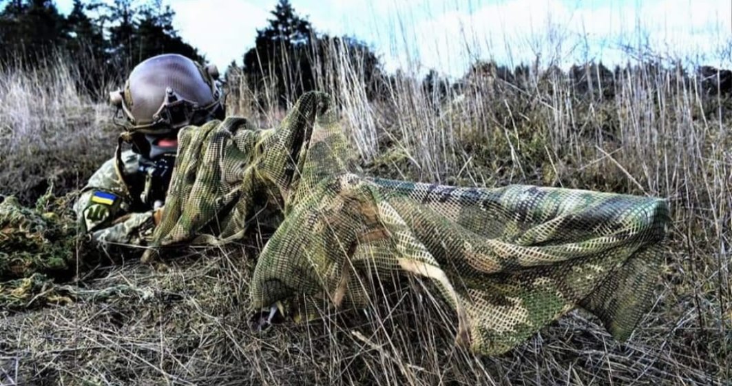 De la suveniruri la veste anti-glonț: o asociație din Cehia produce echipamente militare
