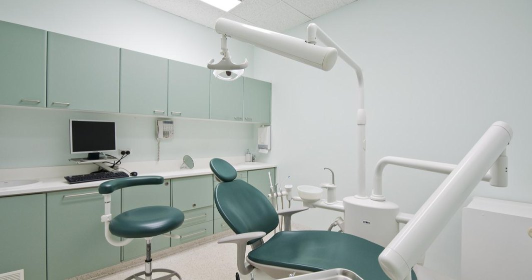 Românii au mers mai des la dentist în 2021. Dent Estet a înregistrat o cifră de afaceri de peste 100 de milioane de lei