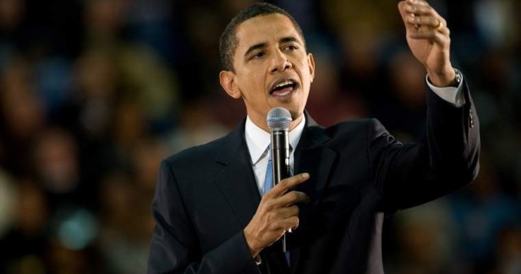 Barack Obama a dezvaluit cartile pe care le citeste in vacanta de vara. Paula Hawkins si Helen Macdonald, intre autori