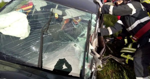 Opt români au fost implicați într-un accident rutier în Italia. Patru au decedat