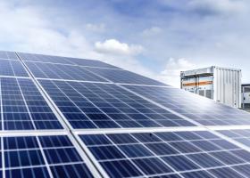 Clădiri publice cu panouri fotovoltaice pe acoperiș: Legea a fost adoptată