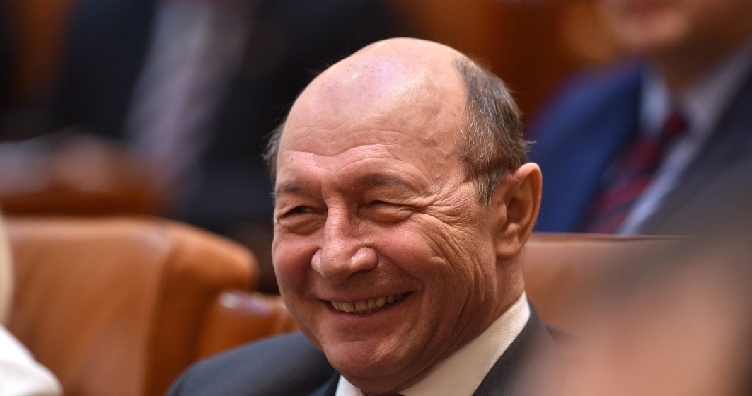 Traian Băsescu candidează, oficial, în cursa pentru Primăria Capitalei. Eugen Tomac anunţă începerea campaniei de strângere de semnături