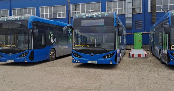 Buzăul a cumpărat 13 autobuze electrică ce „stau de vorbă” cu semafoarele