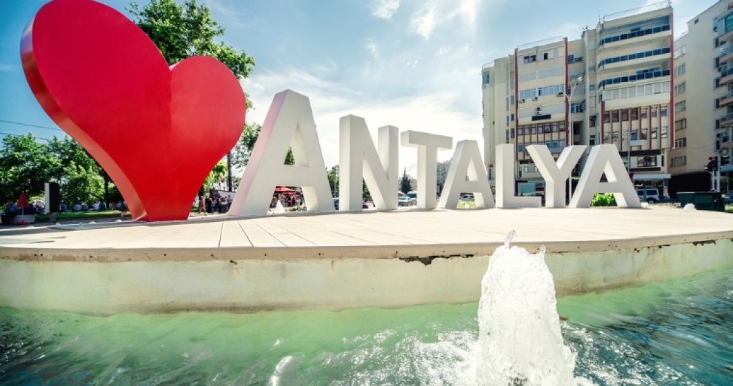 Antalya risca sa piarda 3 milioane de turisi din cauza crizei cu Rusia; hotelierii spera sa fie mai multi turisti romani