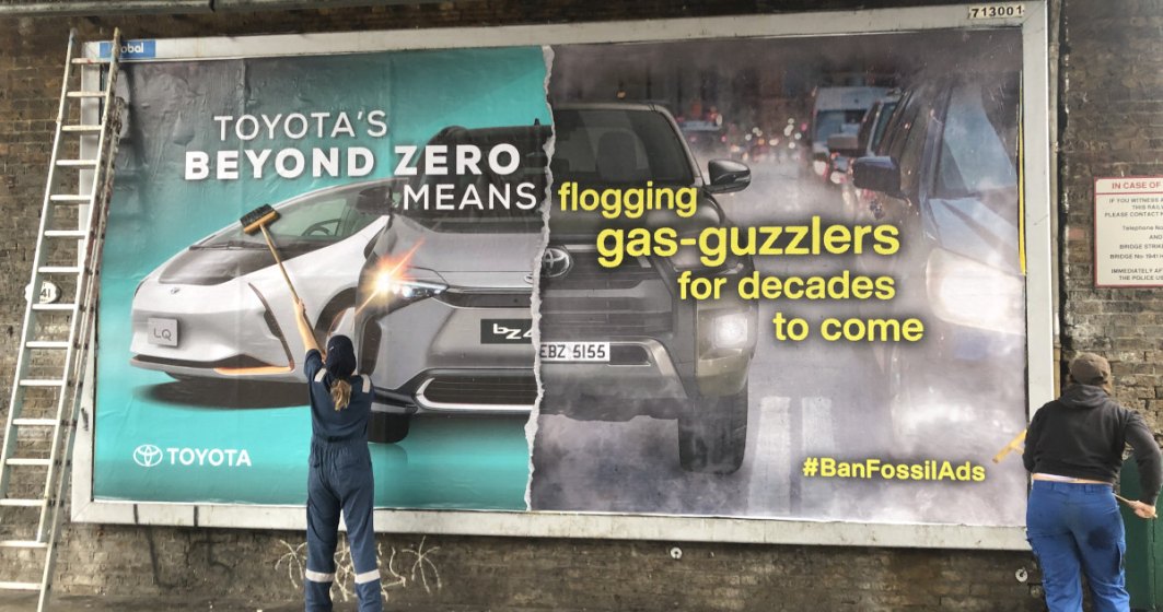 Activiștii de mediu împânzesc Europa cu reclame parodice care critică marii producători auto