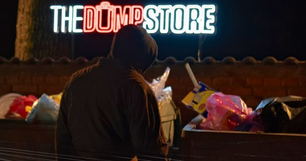 Campanie socială ingenioasă: s-a deschis The DumpStore, primul magazin din...